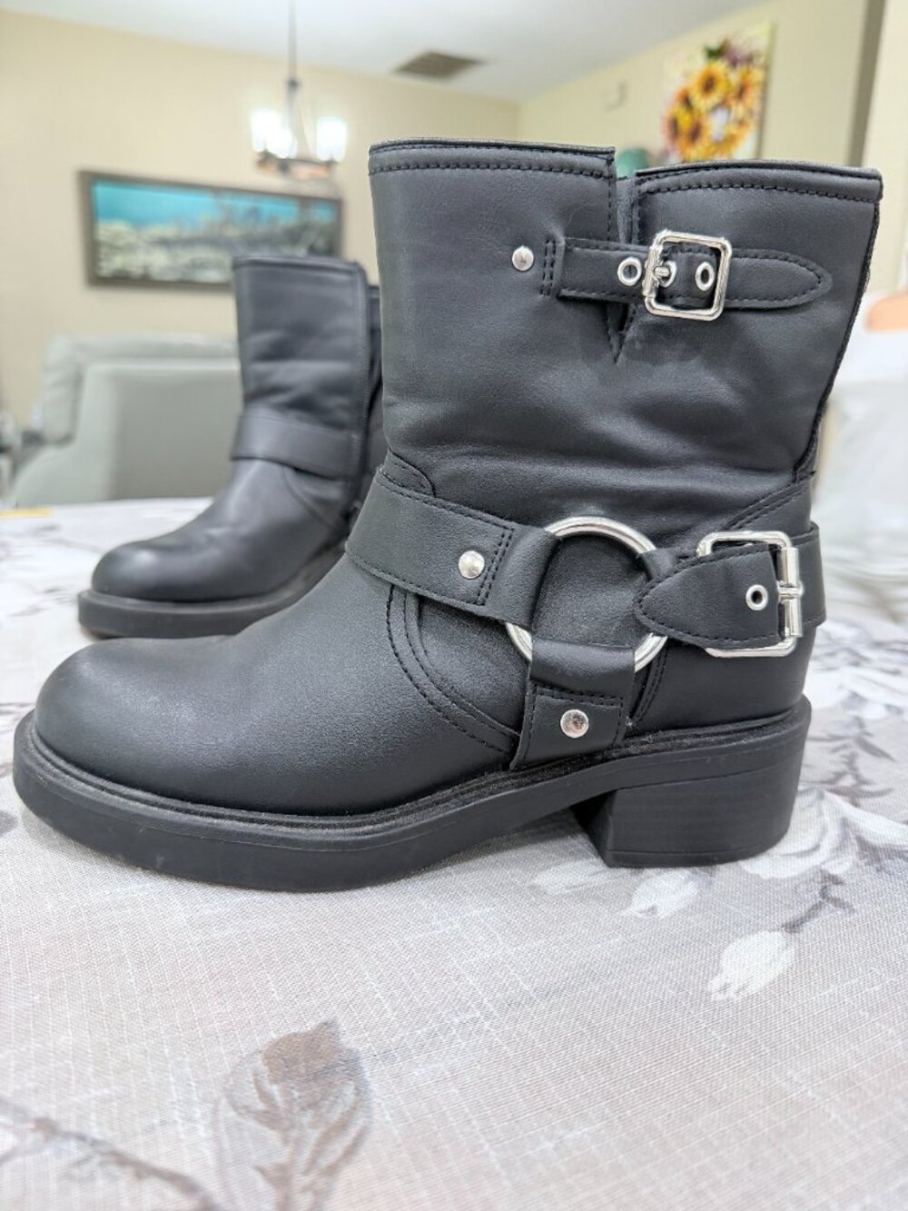 Universal Thread Moto Harness Conrad Boots Black Buckle Ankle Boots Women’s 7.5 - Picture 2 of 16